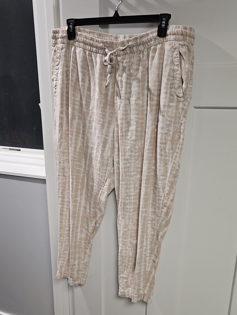 Old Navy Men's Beige Tie-Dye Drawstring Joggers